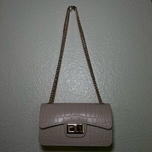 Pink crossbody or shoulder bag